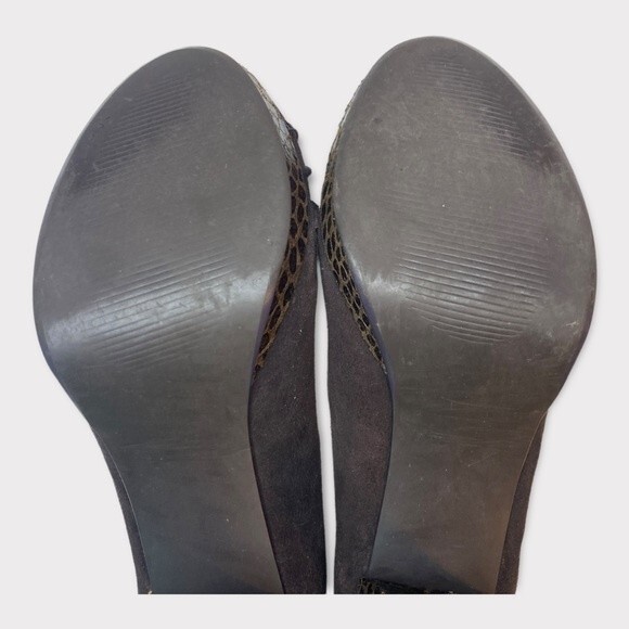 Yellow Box Amanda S. Peep Toe Pump - Brown Suede - Size 6.5M - Picture 12 of 15